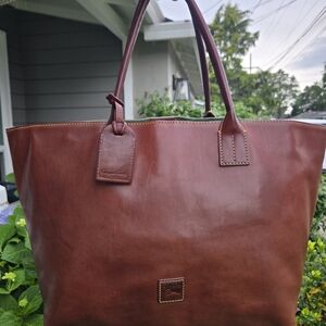 Dooney & Bourke Medium Russel Tote